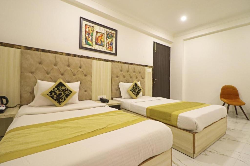 Hotel Almora Sky Near By Delhi International Airport With - Free Airport Pickup And Drop