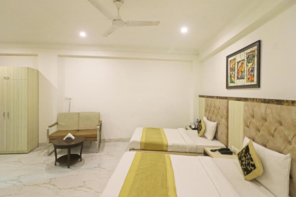 Hotel Almora Sky Near By Delhi International Airport With - Free Airport Pickup And Drop 3*
