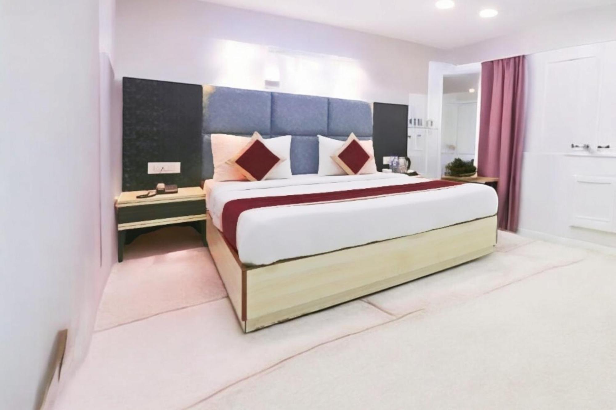 Almora Sky Near By Delhi International Airport With - Free Airport Pickup And Drop New Delhi