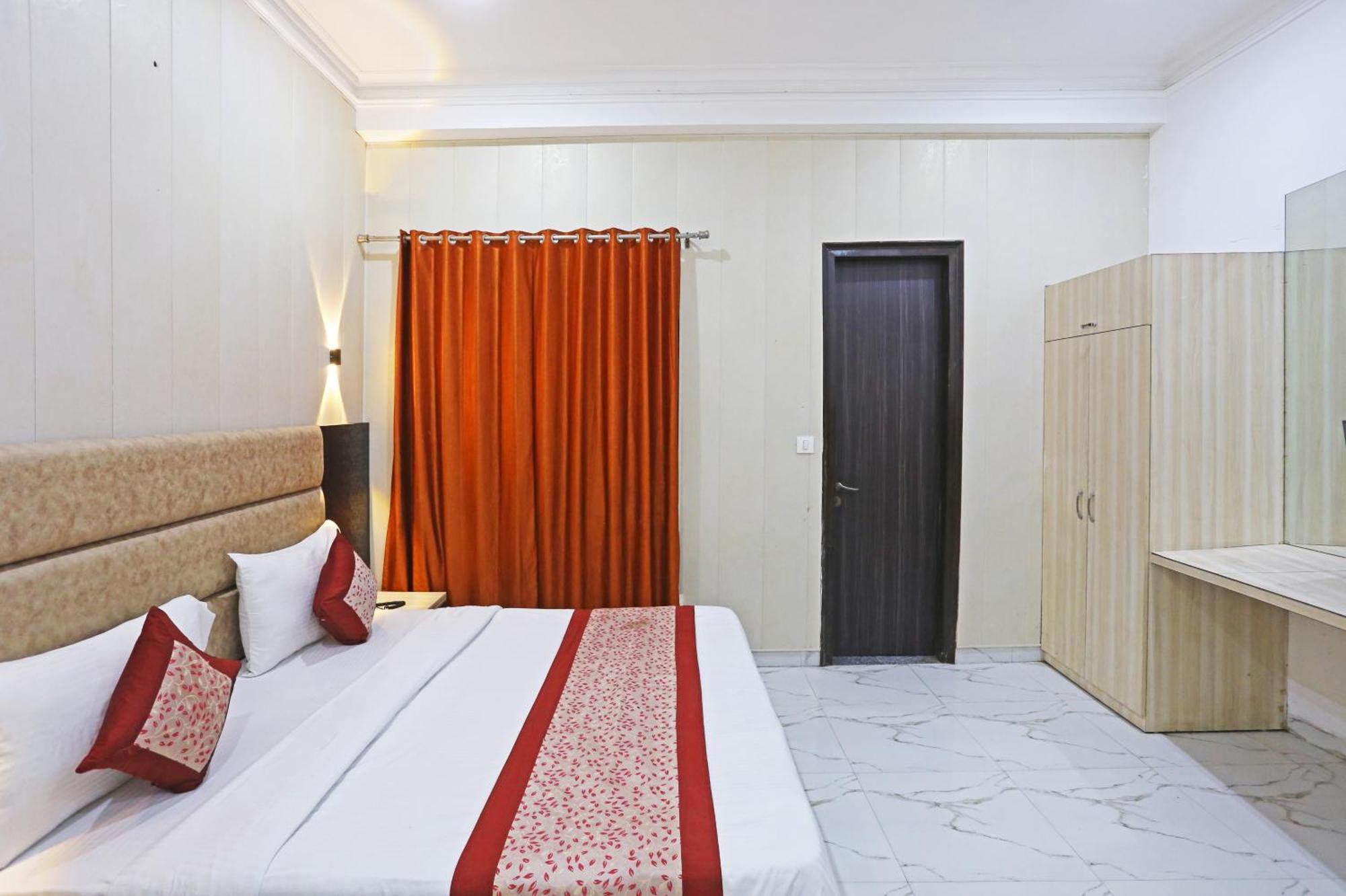 Almora Sky Near By Delhi International Airport With - Free Airport Pickup And Drop