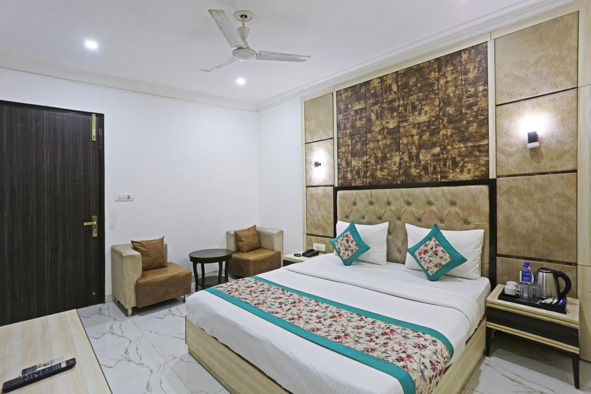Almora Sky Near By Delhi International Airport With - Free Airport Pickup And Drop Hotel 3*