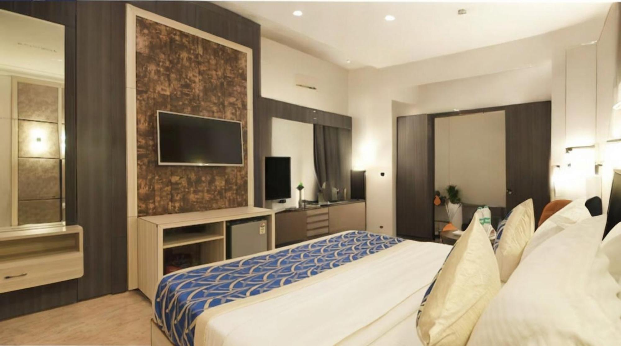 Hotel Almora Sky Near By Delhi International Airport With - Free Airport Pickup And Drop New Delhi
